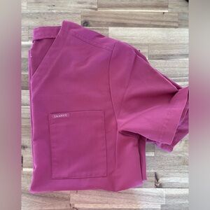 JAANUU Scrub top size small